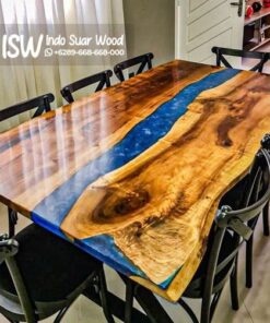 Meja Makan Trembesi Utuh Terbaru