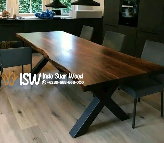 Meja Makan Trembesi Ukuran 280 x 100 cm