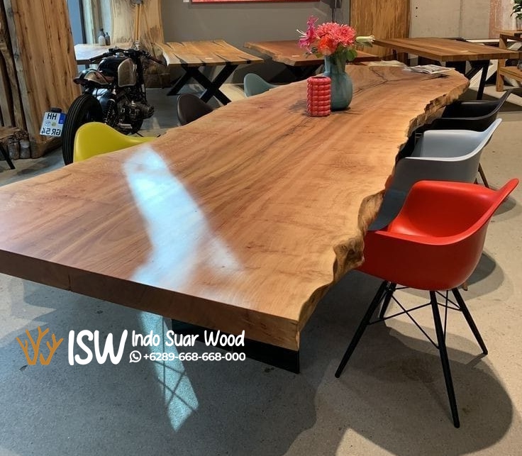 Ready Meja Makan Trembesi Utuh Mataram Kota