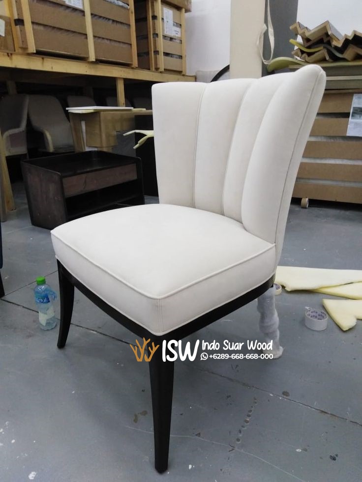 Kursi Makan Charlotte Mewah