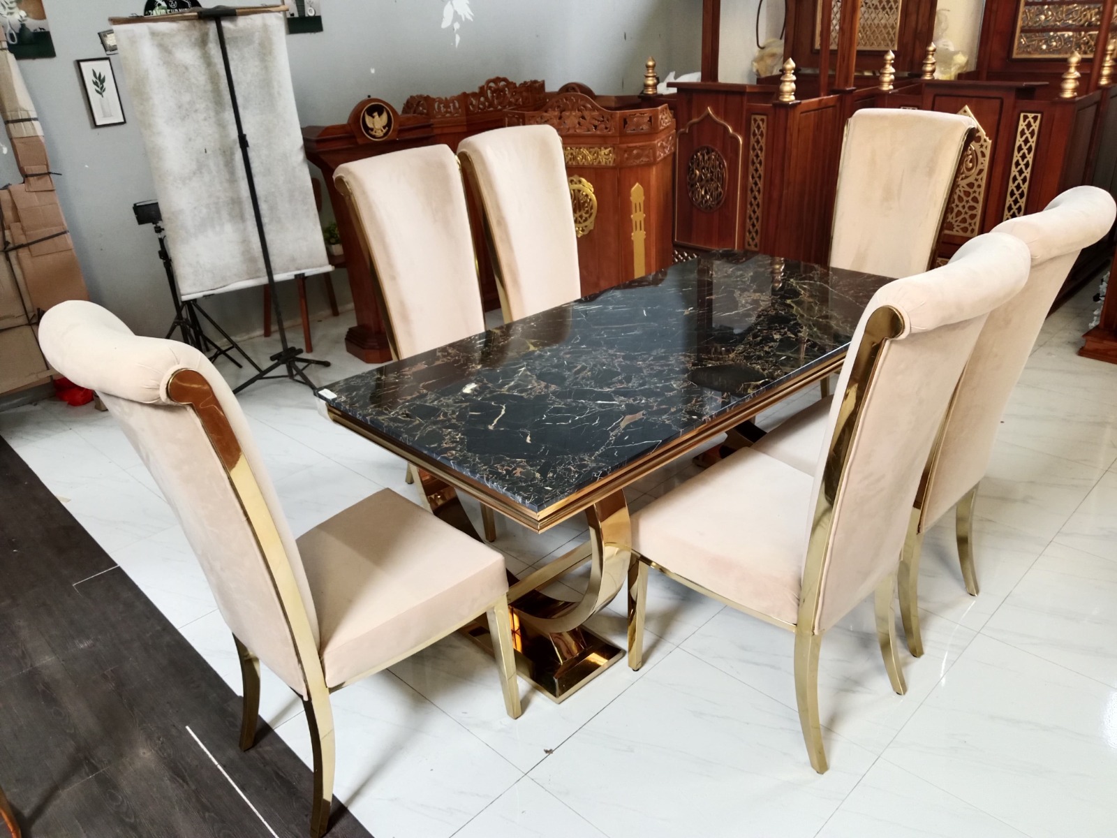 Set Meja Makan Marmer Mewah - Image 3