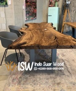 Meja Antik Kayu Trembesi