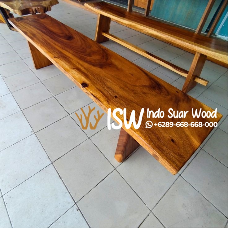 Bangku Panjang Trembesi Elegan Kota Bondowoso