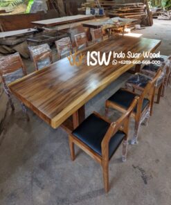 Meja Meeting Trembesi Elegan Kota Jember
