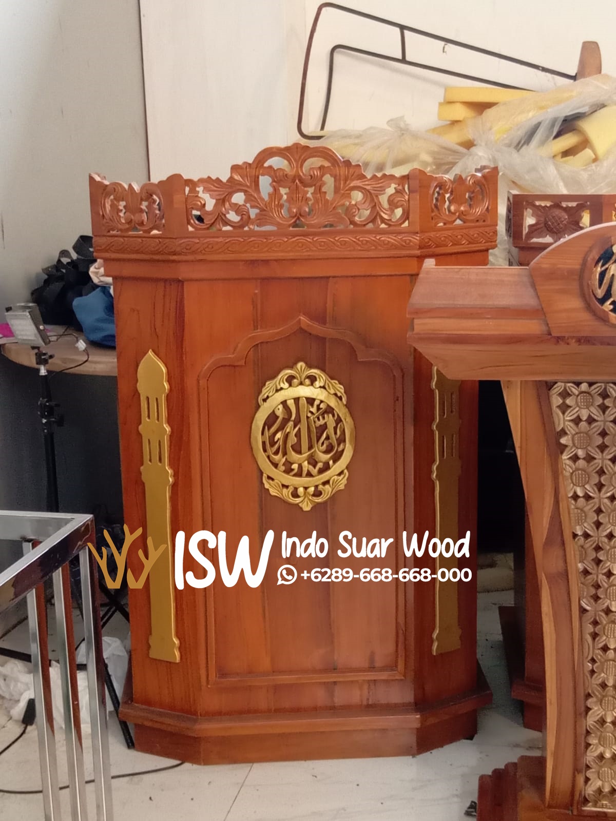 Mimbar Masjid Kaligrafi Elegan Kota Gresik