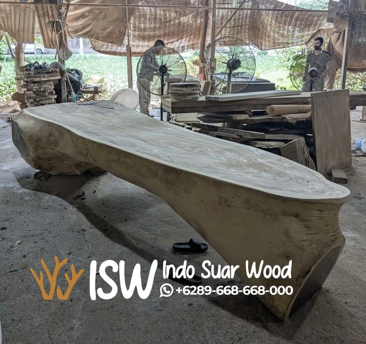 Meja Kayu Utuh Trembesi