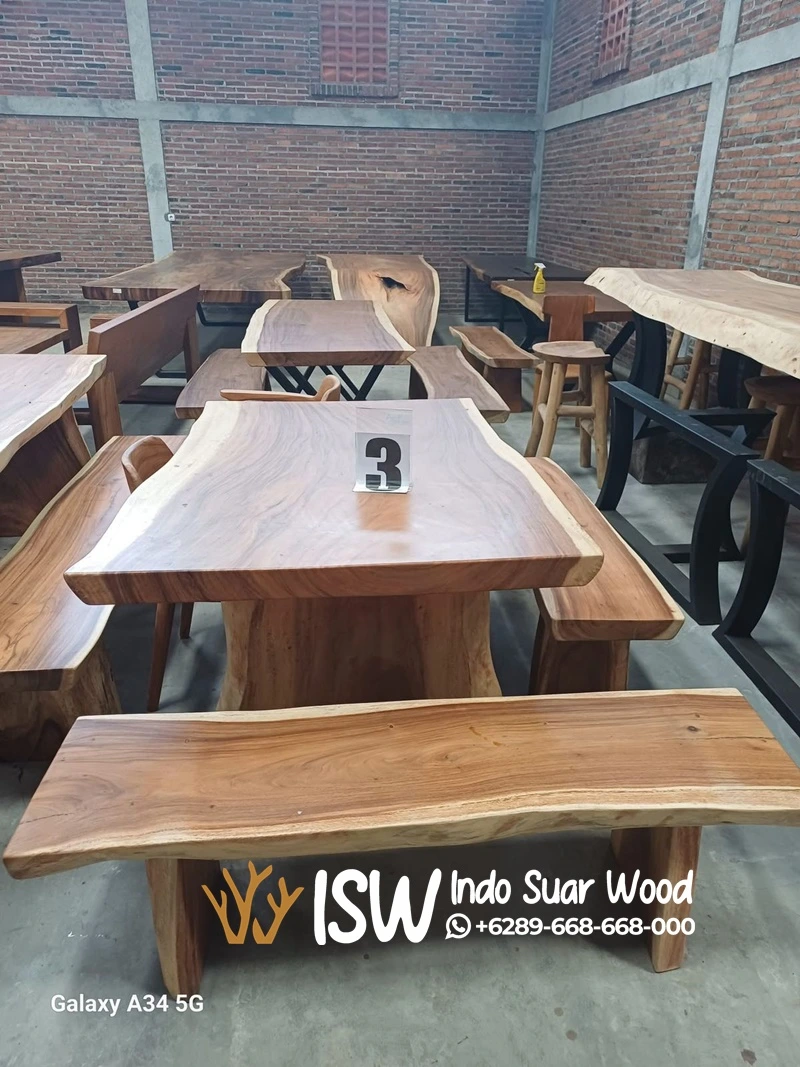 Meja Trembesi Kayu Besar
