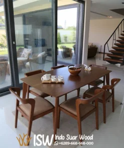 Meja Makan Kayu