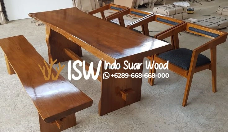 Set Meja Makan Kayu Trembesi