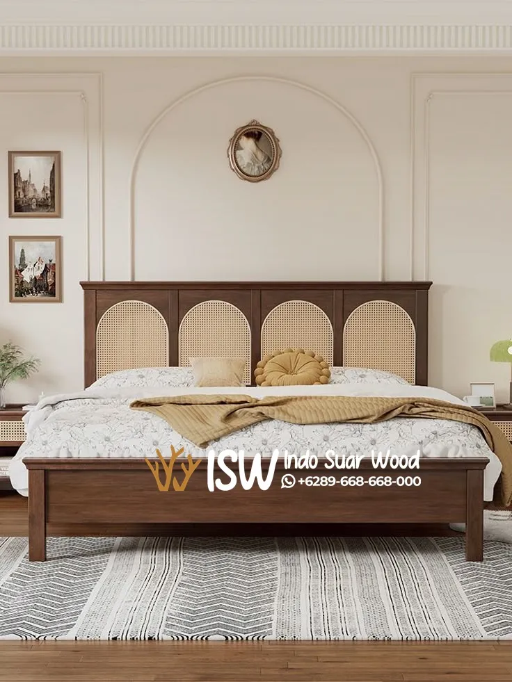 Tempat Tidur Kayu Jati Sederhana