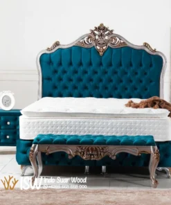 Tempat Tidur Klasik Minimalis