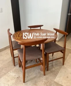 Set Meja Bundar Kayu